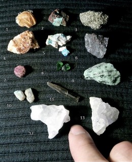 Obrázek výrobku: Konvolut-směska pár vzácných i běžných minerálů z celého světa