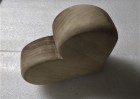 Výrobek: Dřevěné srdce - ořech