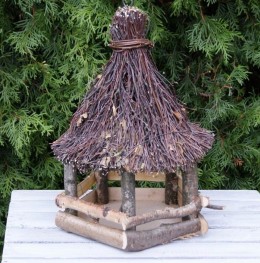 Obrázek výrobku: Krmítko pro ptáky s proutěnou střechou